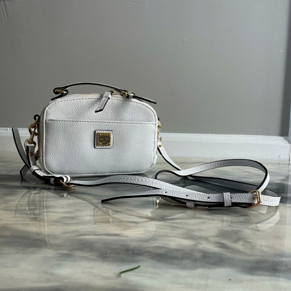 Dooney & Bourke Belvedere Ambler white